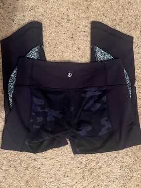 Lululemon Black/navy High-Rise Athletic Leggings with Camo Panels